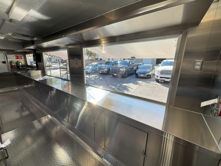 24ft Food Trailer Seafood Food Trailer for Crabs In Ur Pants - - image-135