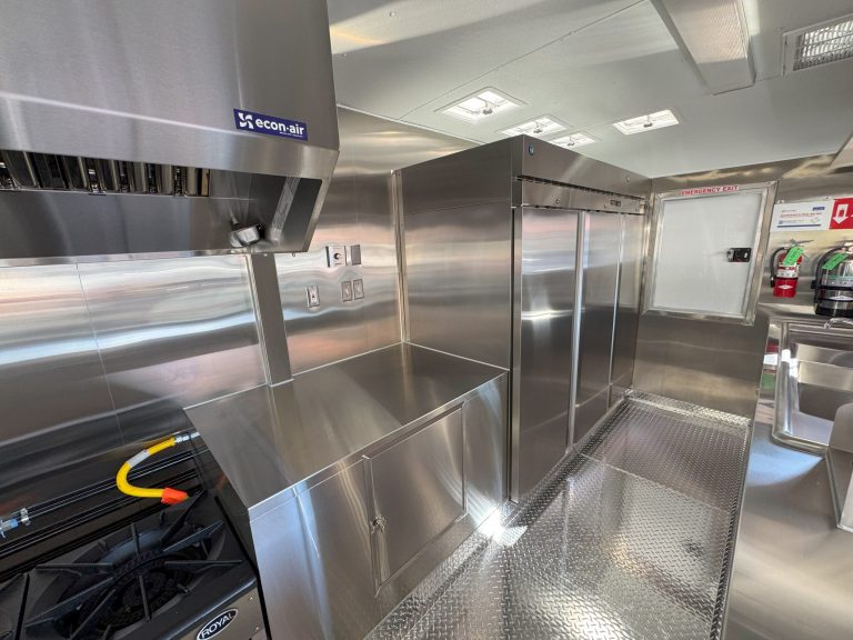 24ft Food Trailer Seafood Food Trailer for Crabs In Ur Pants - - image-136