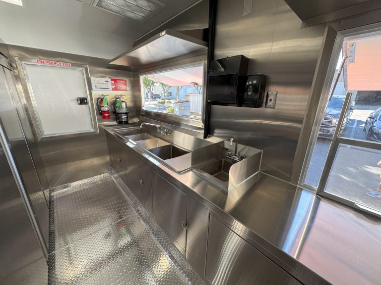 24ft Food Trailer Seafood Food Trailer for Crabs In Ur Pants - - image-137