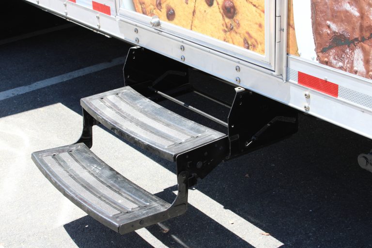 fold-out entry steps on custom pizza food trailer