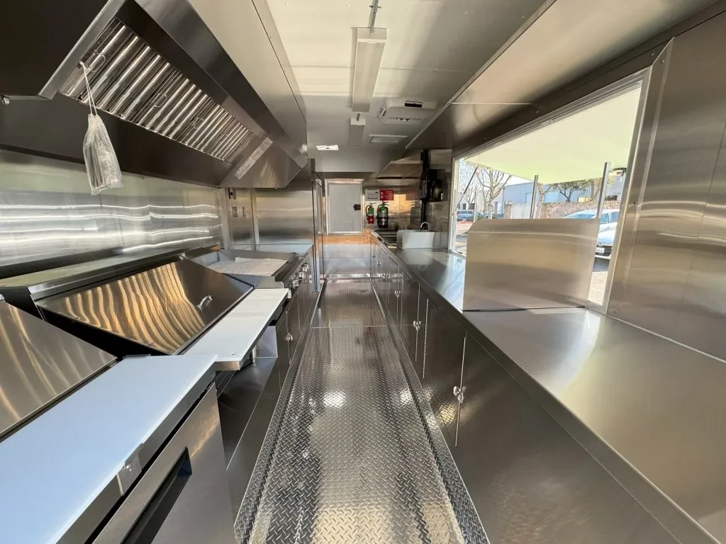 Burritos Los Paisas food trailer wrap, photo 1