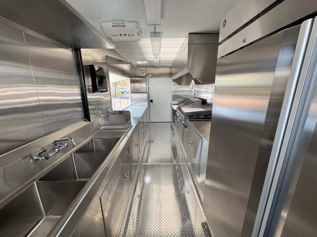 Burritos Los Paisas food trailer wrap, photo 5