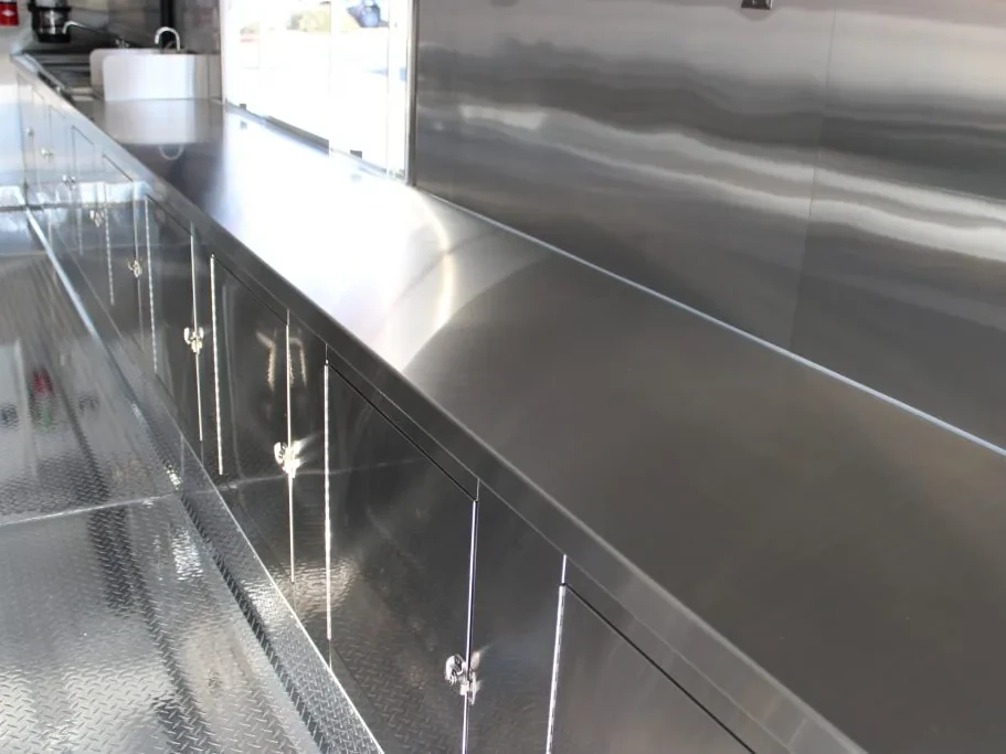 Cougar’s Grill food trailer wrap, photo 13