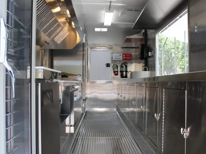 Cre’s BBQ and Soul Food food trailer wrap, photo 7