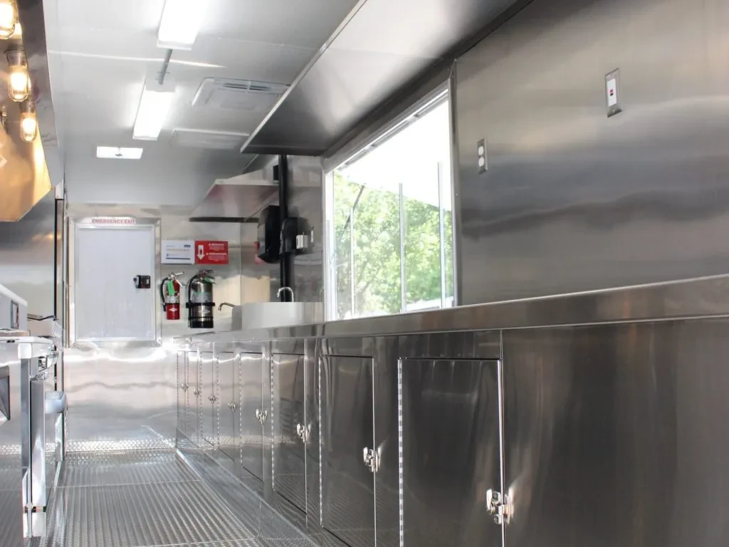 Cre’s BBQ and Soul Food food trailer wrap, photo 9