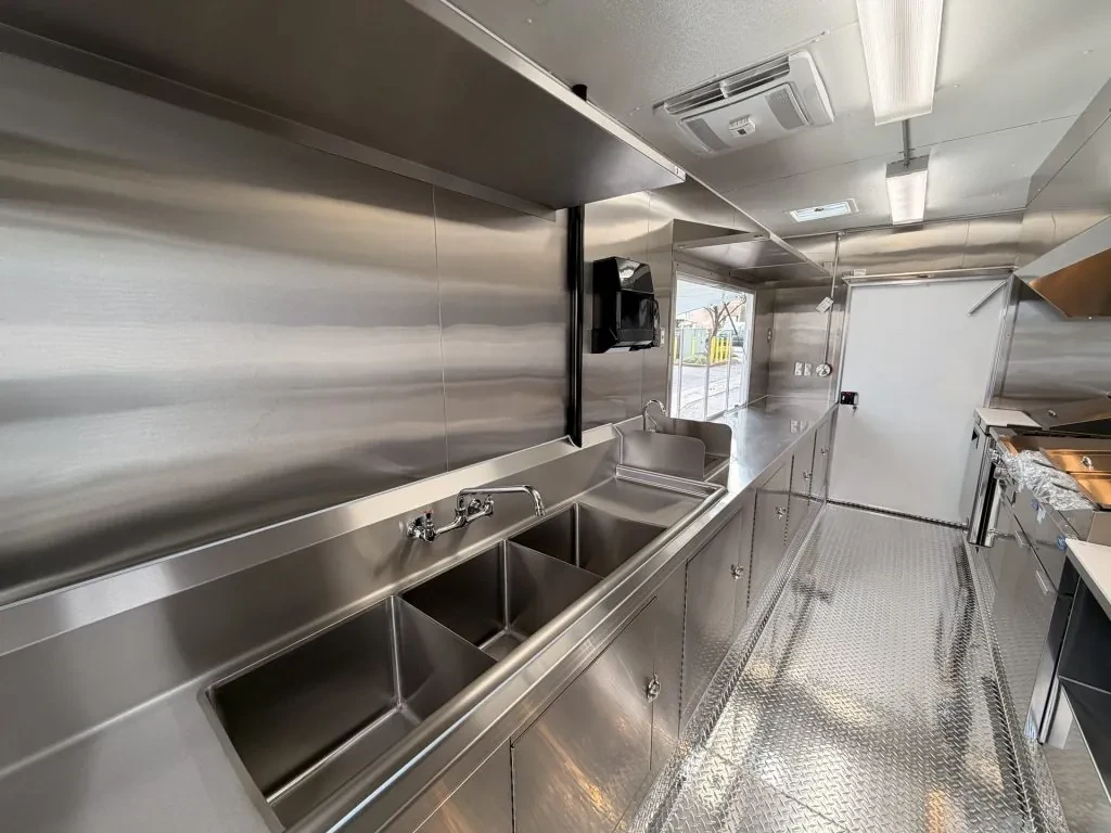 Duckies Southern Cuisines food trailer wrap, photo 10