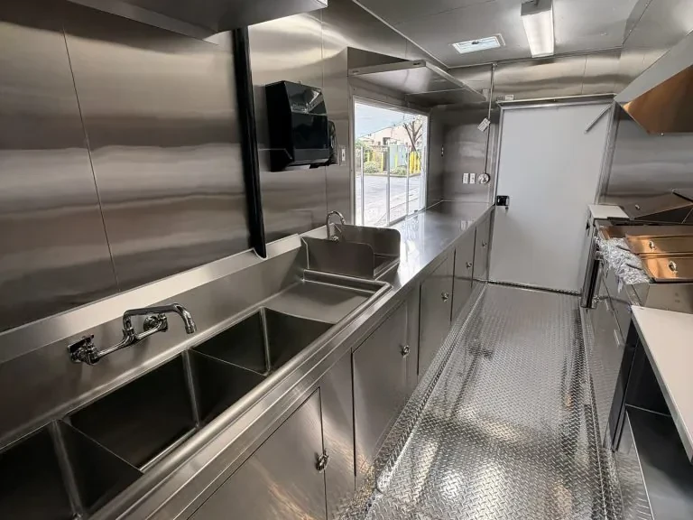 Duckies Southern Cuisines food trailer wrap, photo 12