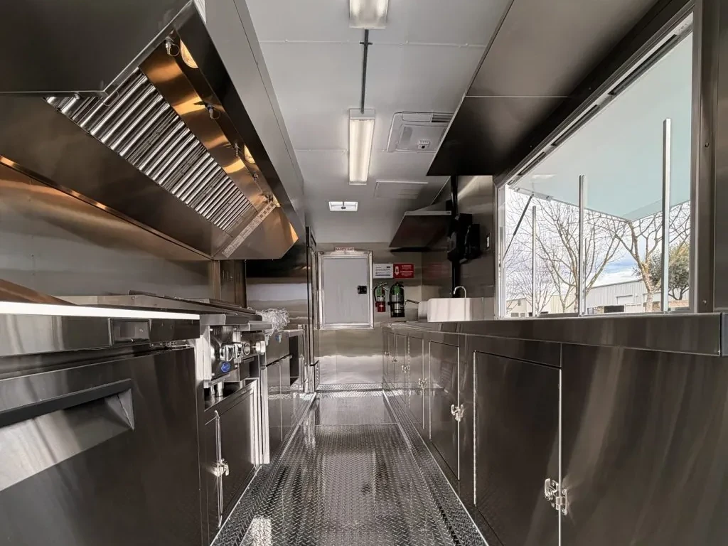 Duckies Southern Cuisines food trailer wrap, photo 3