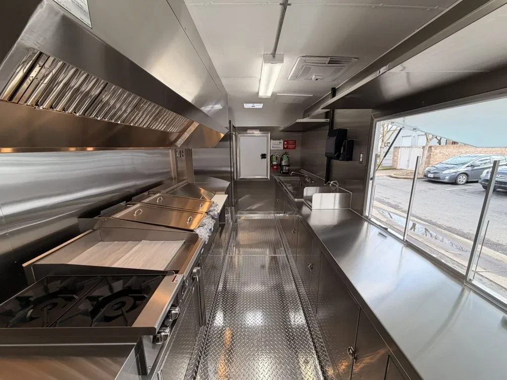 Duckies Southern Cuisines food trailer wrap, photo 4