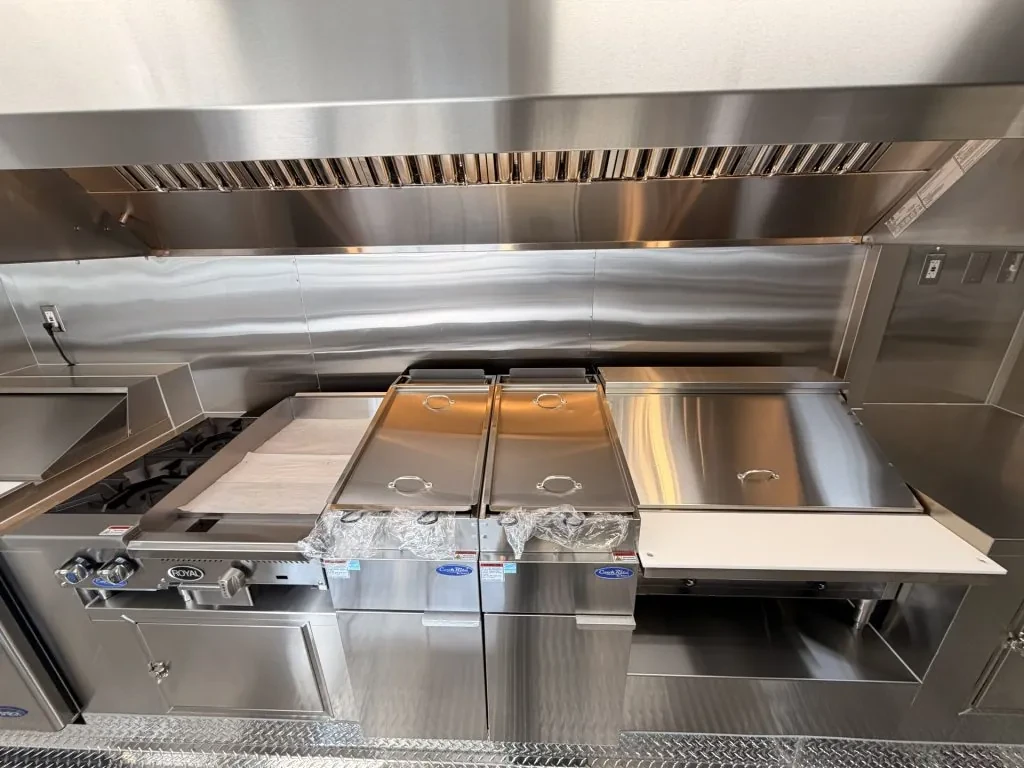 Duckies Southern Cuisines food trailer wrap, photo 6