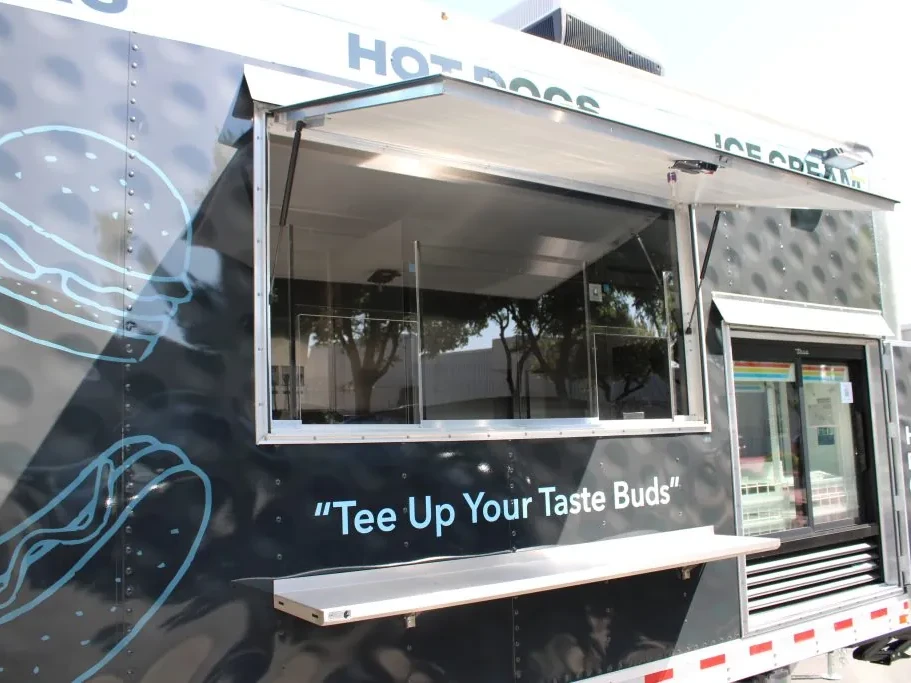 Haggin Oaks – Mack Shack food trailer wrap, photo 5