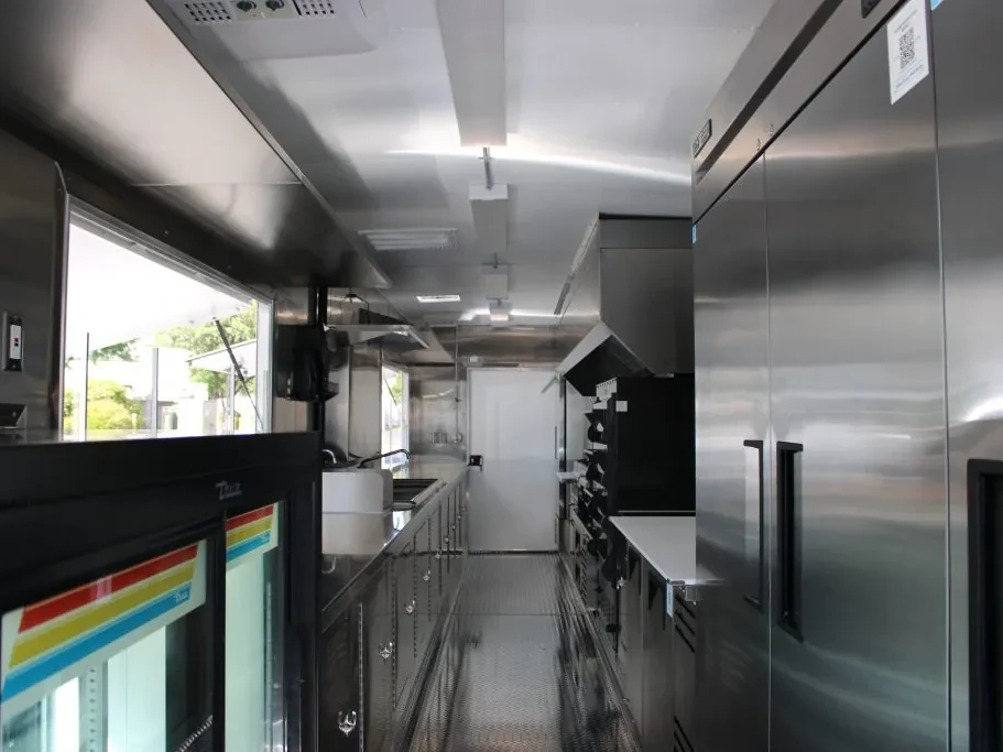 Haggin Oaks – Mack Shack food trailer wrap, photo 6