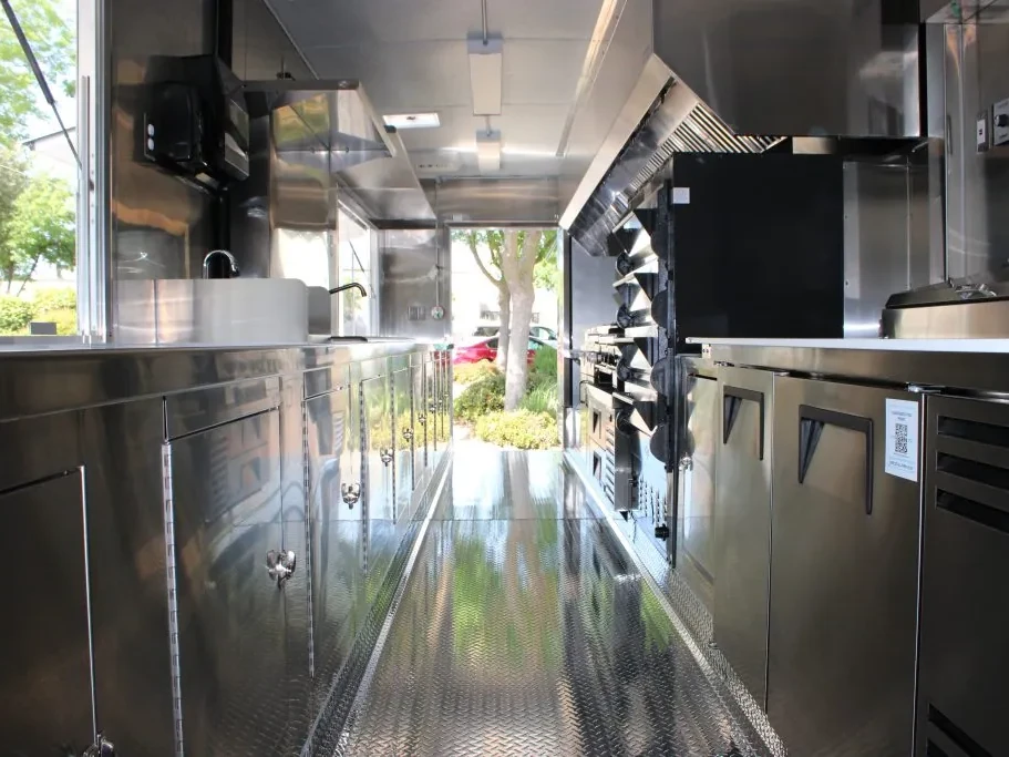 Haggin Oaks – Mack Shack food trailer wrap, photo 9