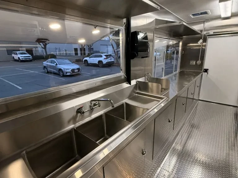 Kavka food trailer wrap, photo 9