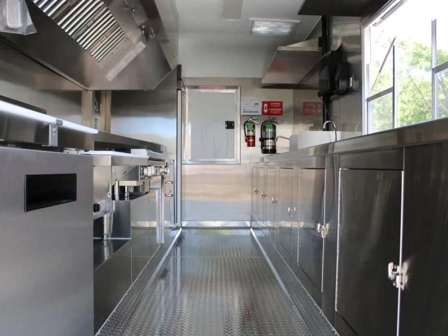 La Cocina Mendoza food trailer wrap, photo 13