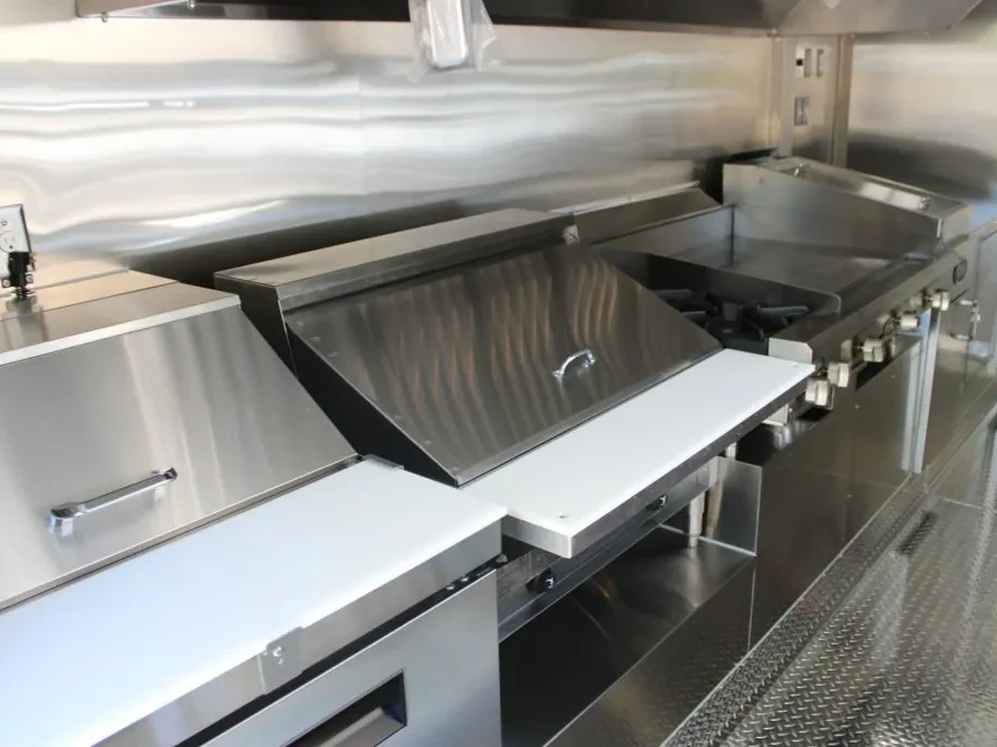 La Cocina Mendoza food trailer wrap, photo 16