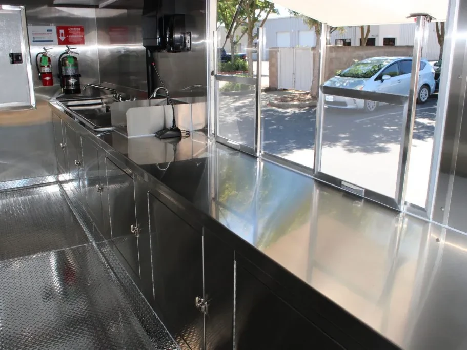 La Cocina Mendoza food trailer wrap, photo 17