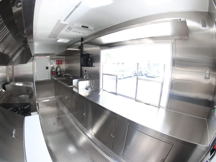 La Cocina Mendoza food trailer wrap, photo 22