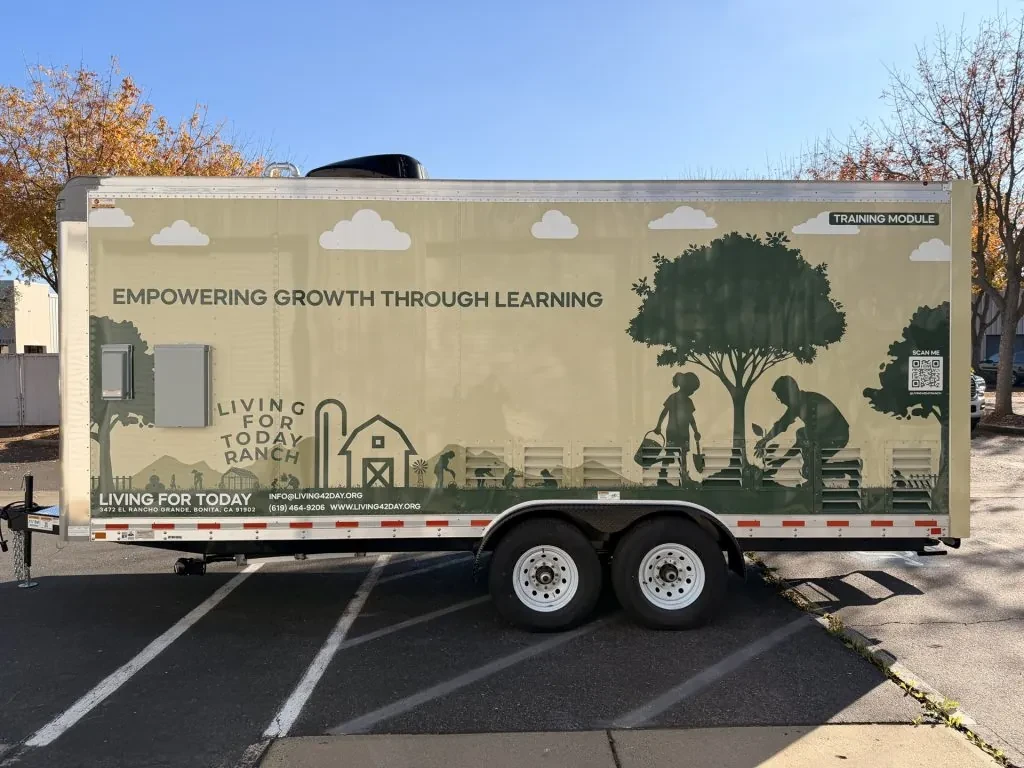 Living for Today food trailer wrap, photo 11