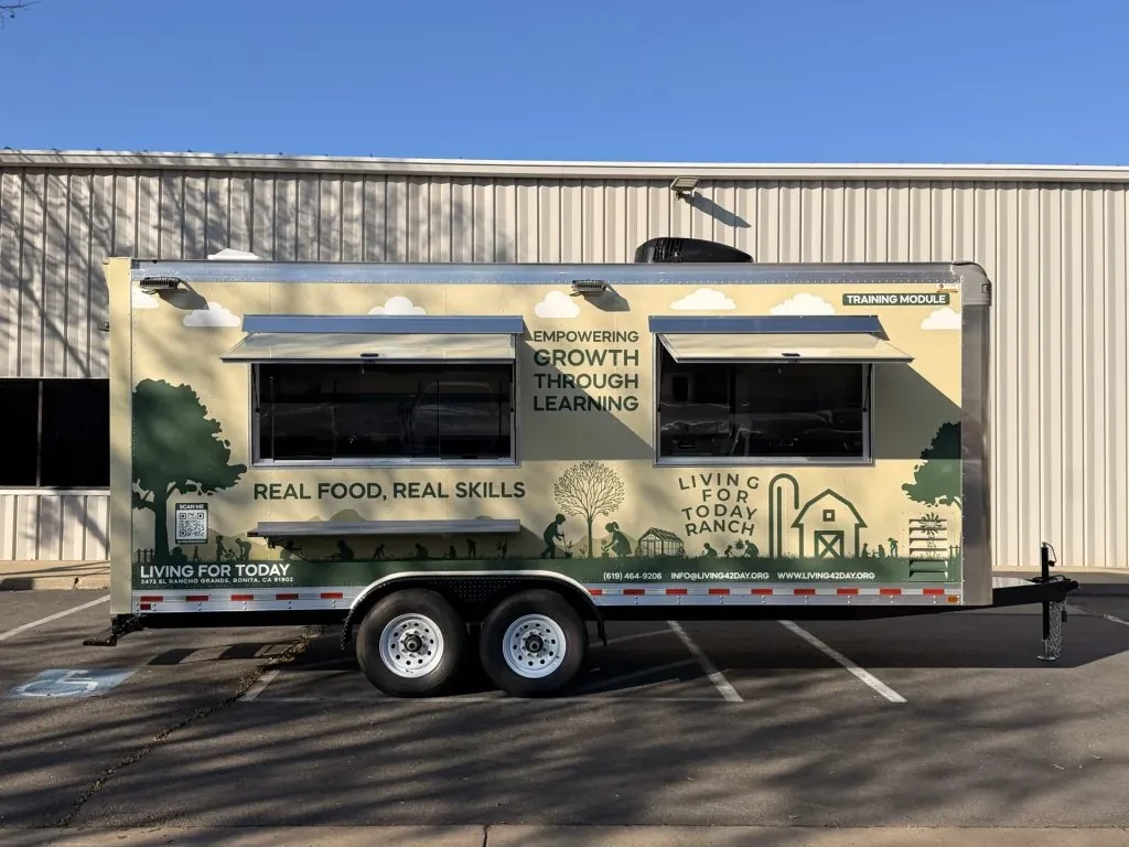 Living for Today food trailer wrap, photo 15