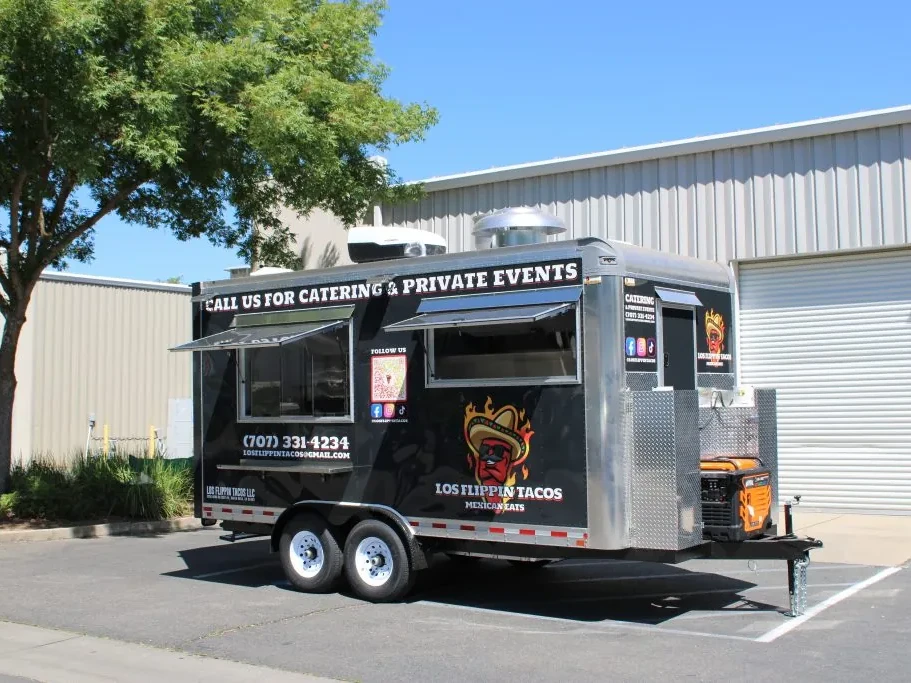 Los Flippin Tacos food trailer wrap, photo 1