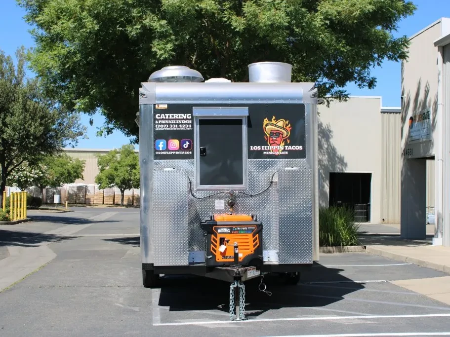 Los Flippin Tacos food trailer wrap, photo 3