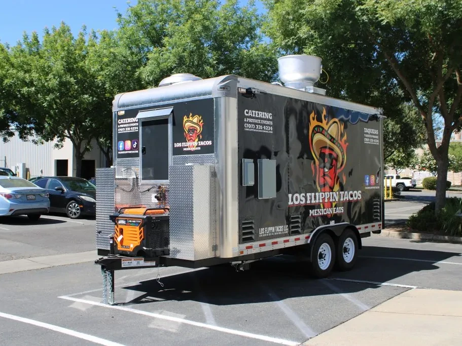 Los Flippin Tacos food trailer wrap, photo 4