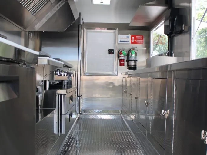 Los Flippin Tacos food trailer wrap, photo 5