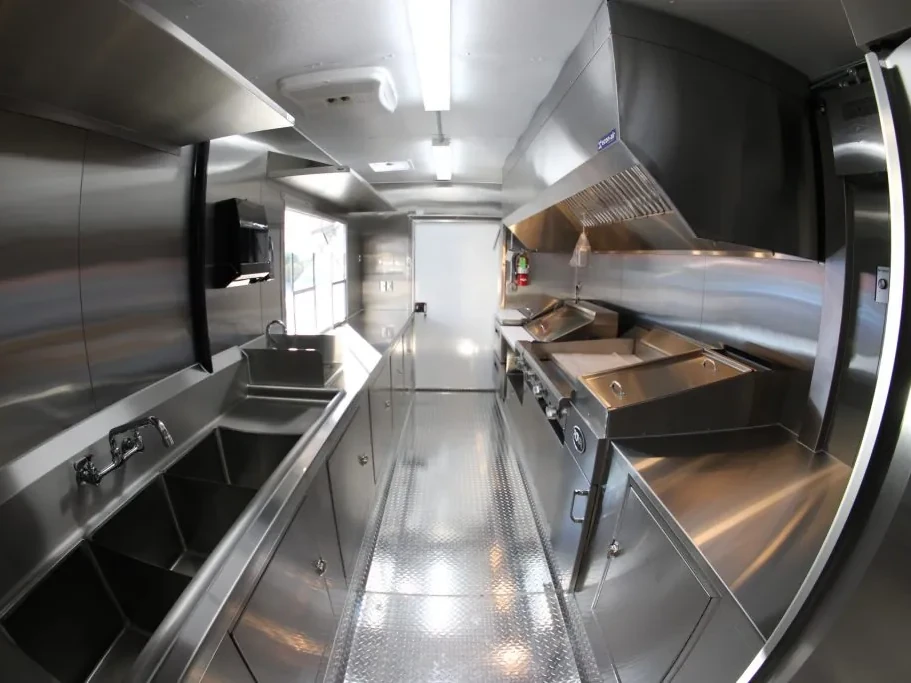 Mari’s Gusados food trailer wrap, photo 12