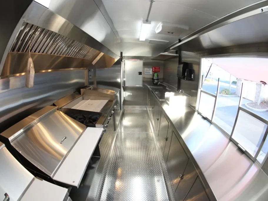 Mari’s Gusados food trailer wrap, photo 15