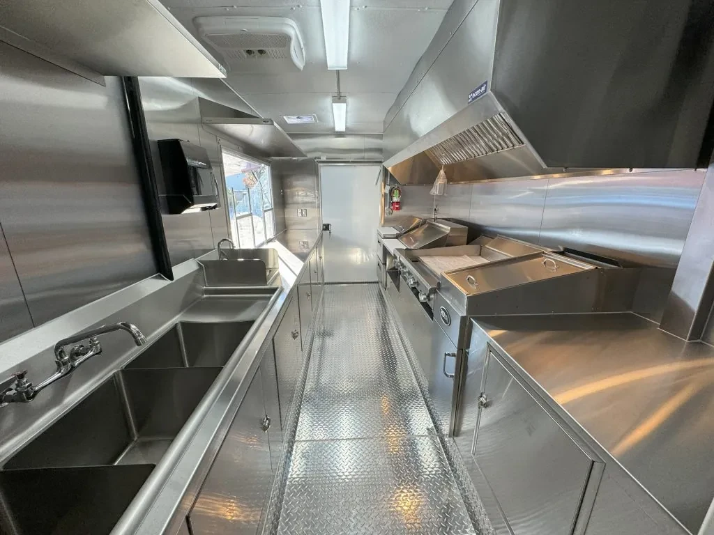 Mari’s Gusados food trailer wrap, photo 18