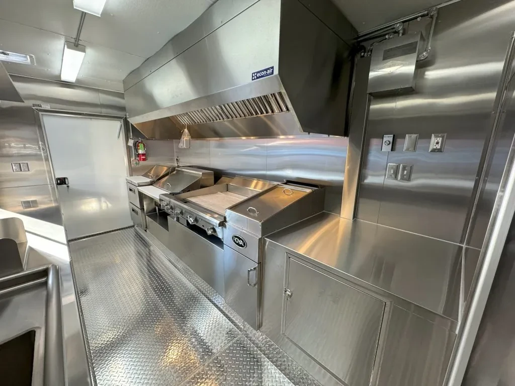Mari’s Gusados food trailer wrap, photo 19