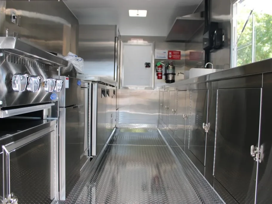 Mariscos Cachín food trailer wrap, photo 6