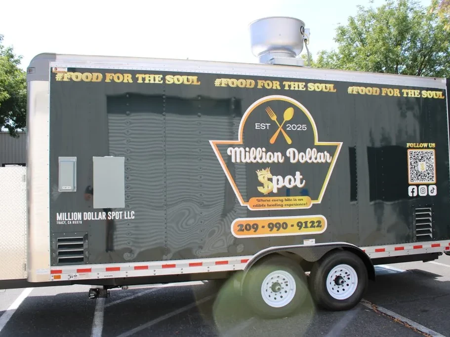 Million Dollar Spot food trailer wrap, photo 6