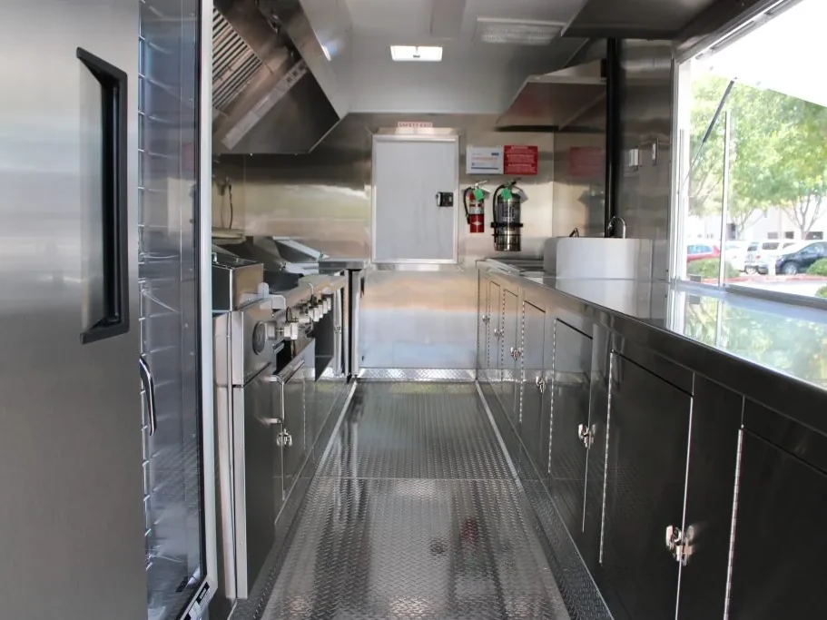 Million Dollar Spot food trailer wrap, photo 8