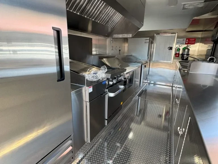 Mr Sticky Fingerz BBQ food trailer wrap, photo 5