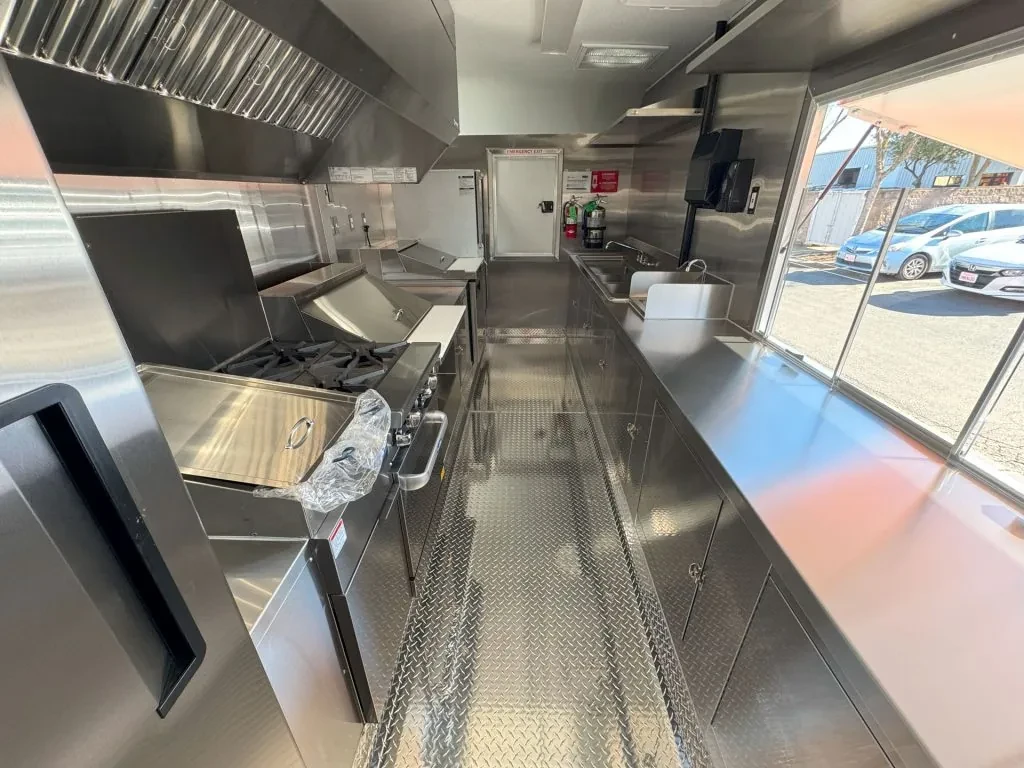 Mr Sticky Fingerz BBQ food trailer wrap, photo 6
