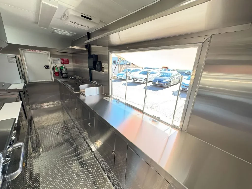 Mr Sticky Fingerz BBQ food trailer wrap, photo 7