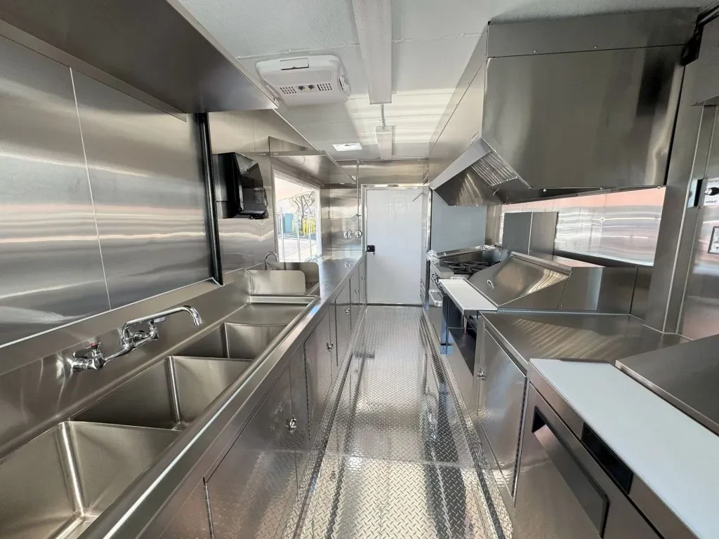 Mr Sticky Fingerz BBQ food trailer wrap, photo 8