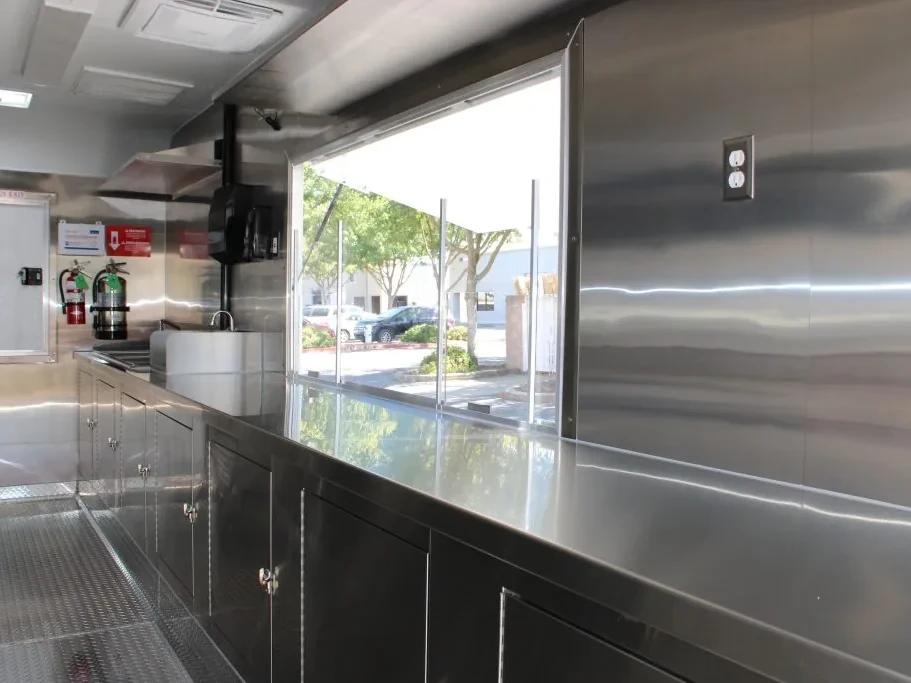 Mr. Yummy Yummy food trailer wrap, photo 9