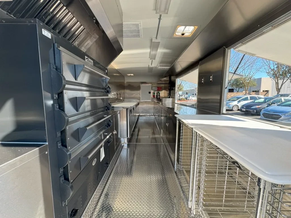 Parsons Family Pizza food trailer wrap, photo 1