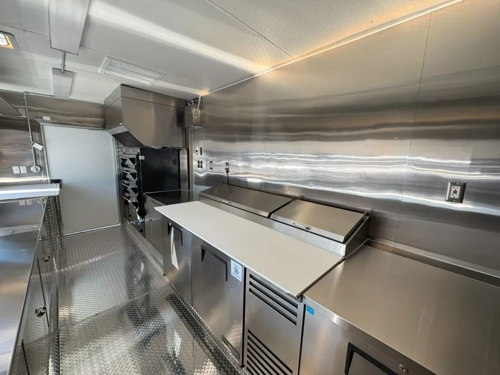 Parsons Family Pizza food trailer wrap, photo 10