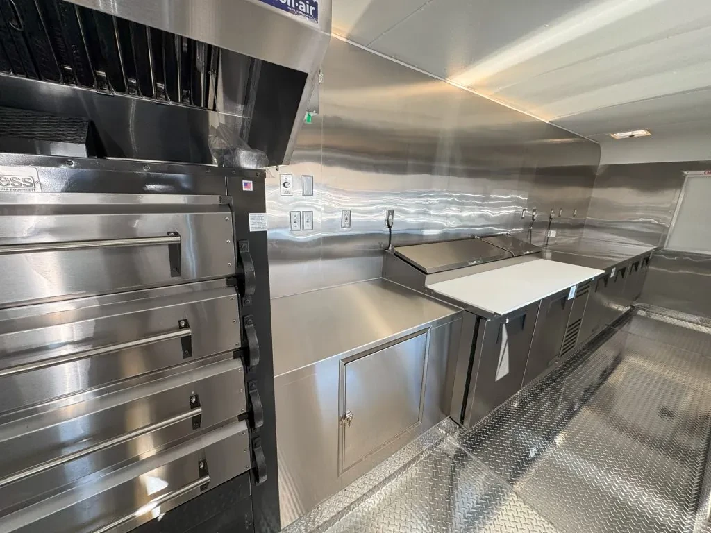 Parsons Family Pizza food trailer wrap, photo 4