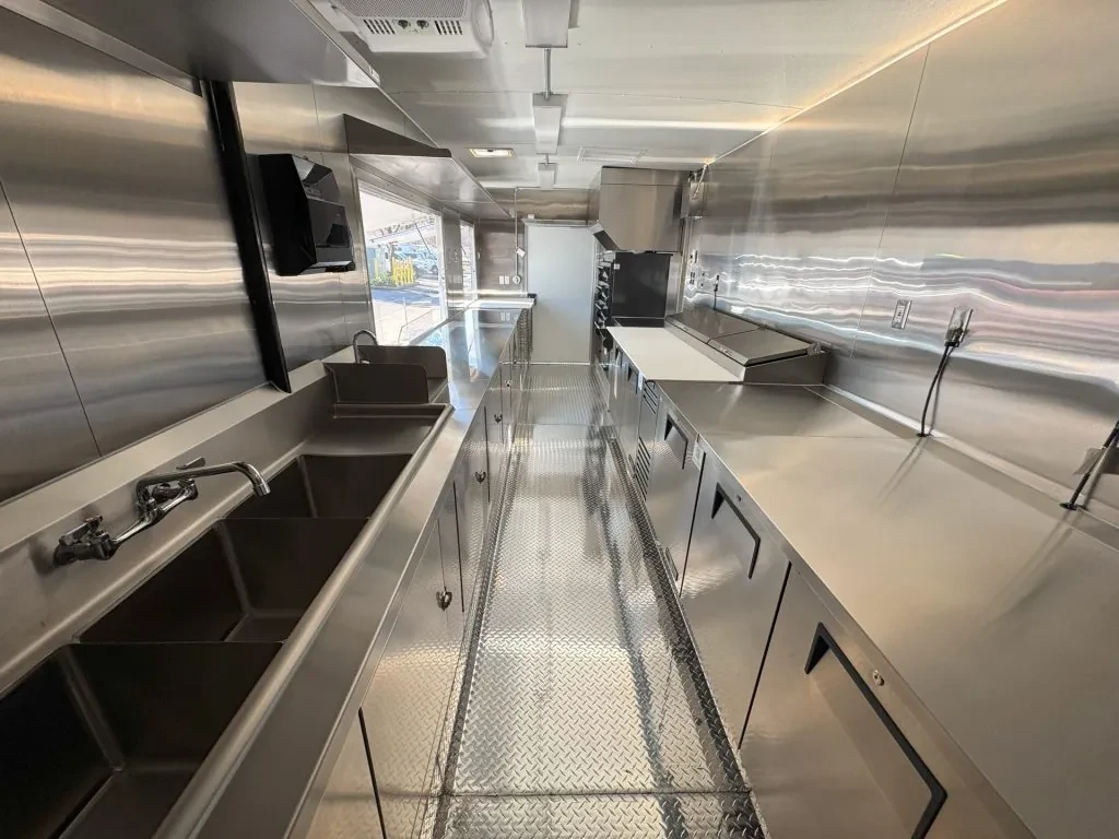 Parsons Family Pizza food trailer wrap, photo 5