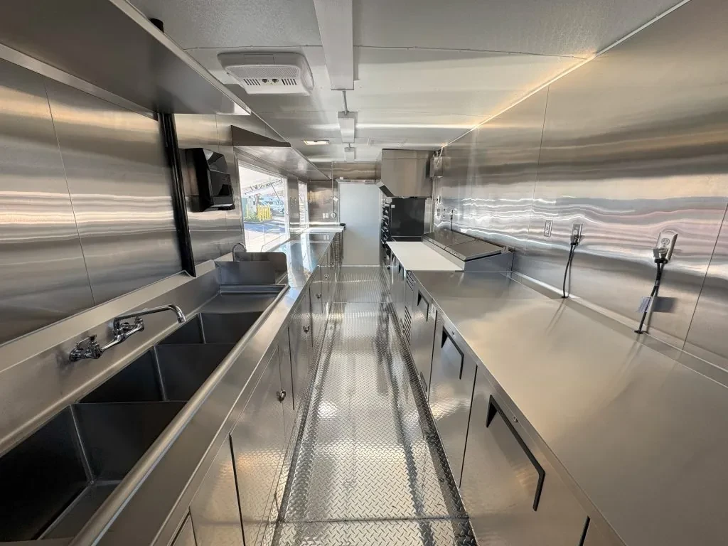 Parsons Family Pizza food trailer wrap, photo 6