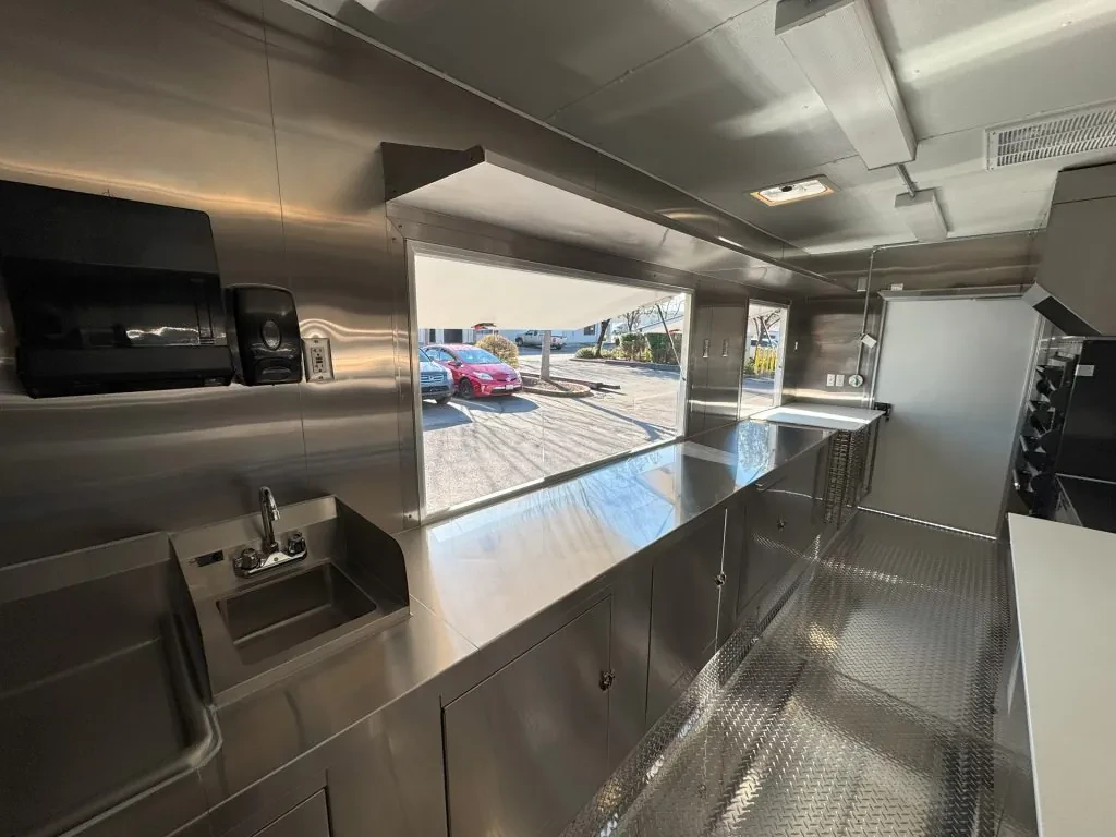 Parsons Family Pizza food trailer wrap, photo 9