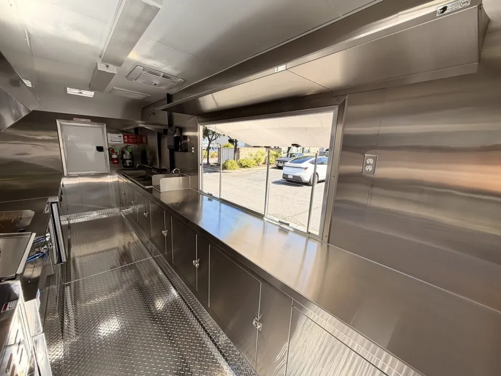 Poppin’ Kettle Corn food trailer wrap, photo 18