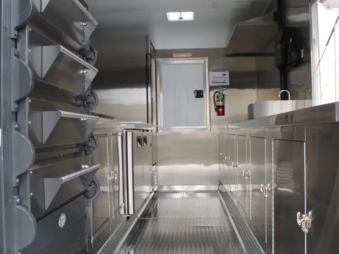 Revolve Craft Pizza food trailer wrap, photo 13
