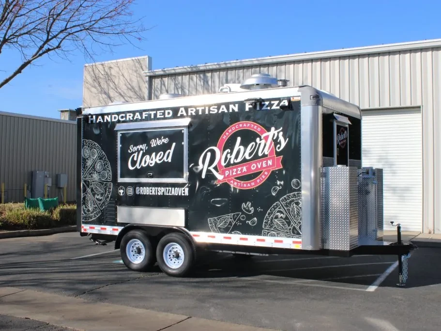 Robert’s Pizza Oven food trailer wrap, photo 1