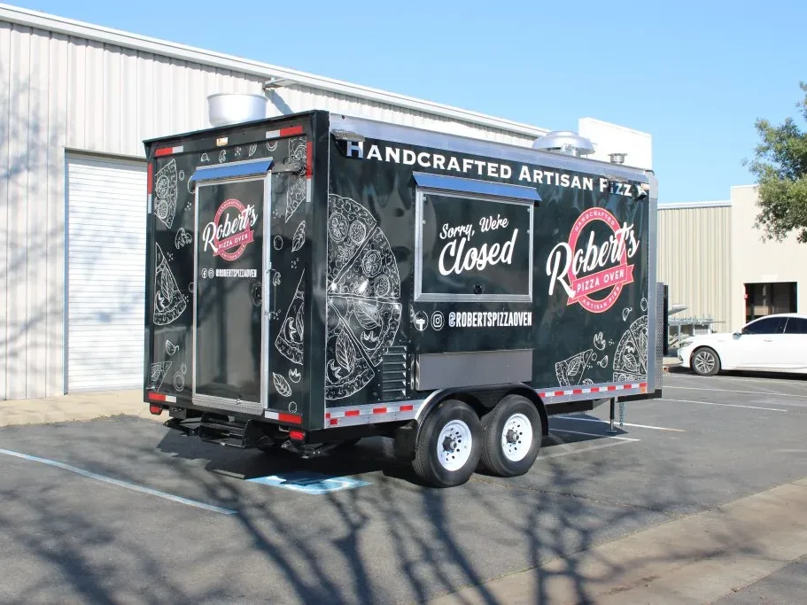 Robert’s Pizza Oven food trailer wrap, photo 3